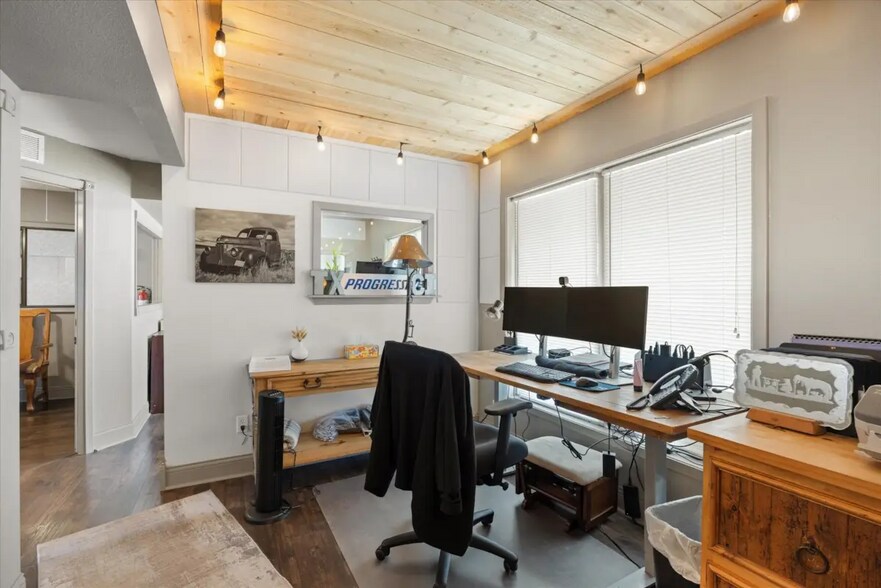 More Photos Of 4400 E Hwy 377, Granbury Office For Sale