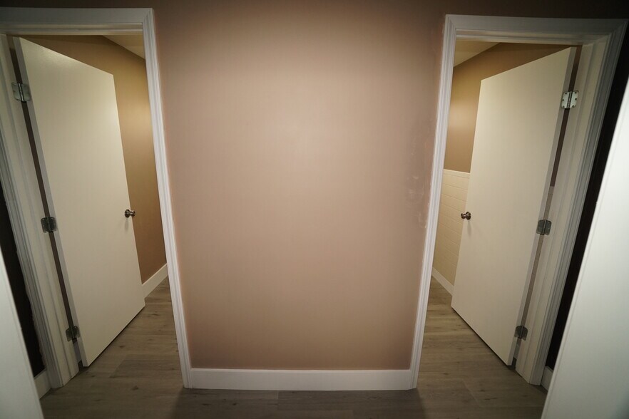 More Photos Of 2414 S Leonard Rd, Saint Joseph Office For Sale