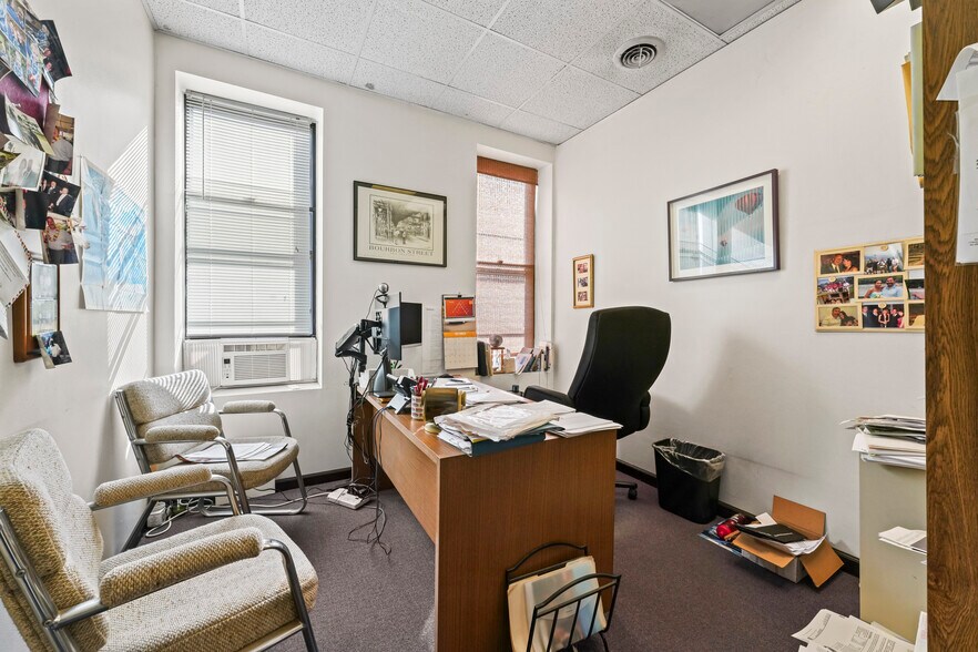 More Photos Of 132-134 S Swan St, Albany Office Residential For Sale