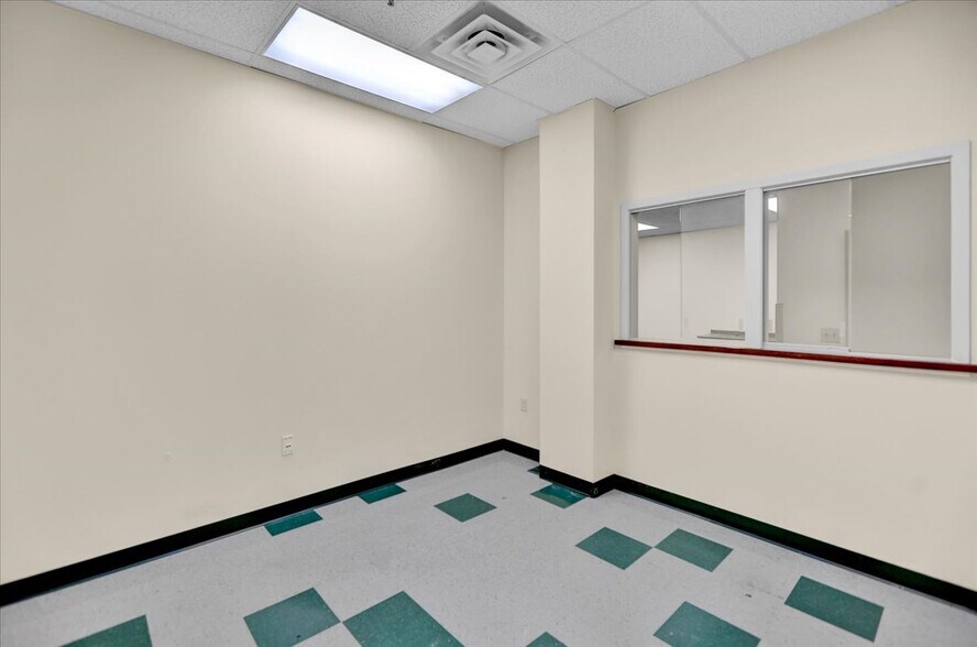 More Photos Of 1350 Broadcasting Rd, Wyomissing Office For Sale