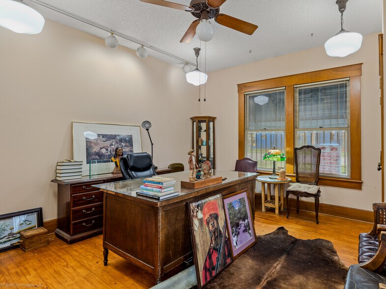 More Photos Of 204 W Central Ave, Fort Worth Office Residential For Sale