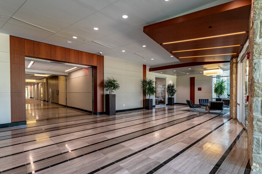 More Photos Of 19026 Ridgewood Pky, San Antonio Office For Lease