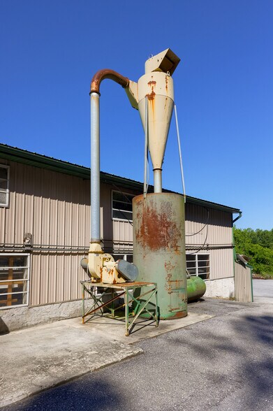 More Photos Of 197 Pencroft Dr N, Holtwood Industrial For Sale