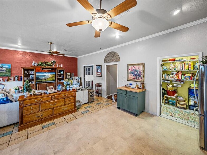 More Photos Of 135 S Central Ave, Bartow Storefront Retail Residential For Sale