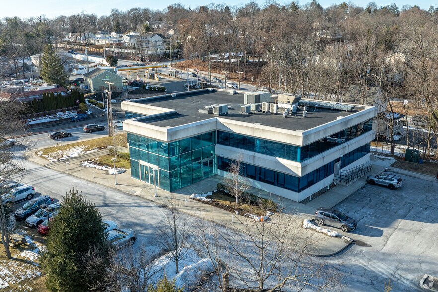 More Photos Of 611 W Hartsdale Ave, White Plains Medical For Lease