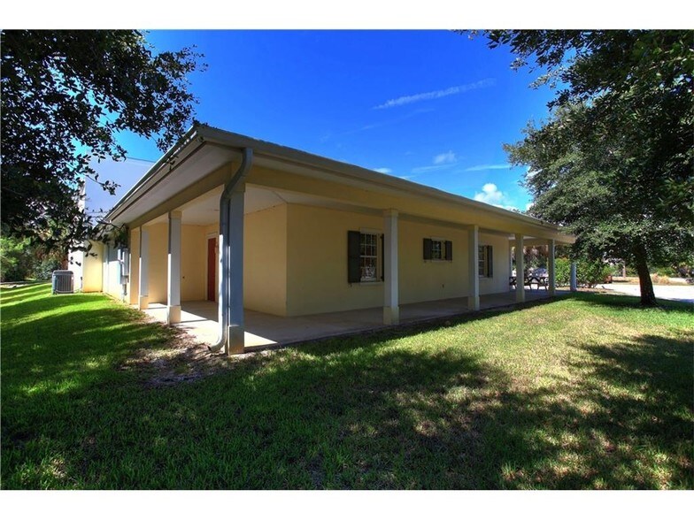 More Photos Of 181 Sebastian Blvd, Sebastian Light Manufacturing For Sale