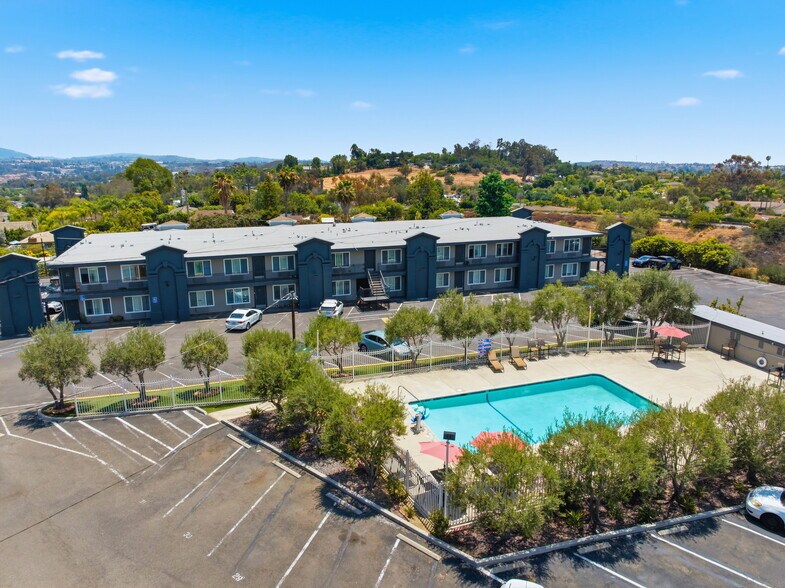 More Photos Of 330 Mar Vista Dr, Vista Apartments For Sale