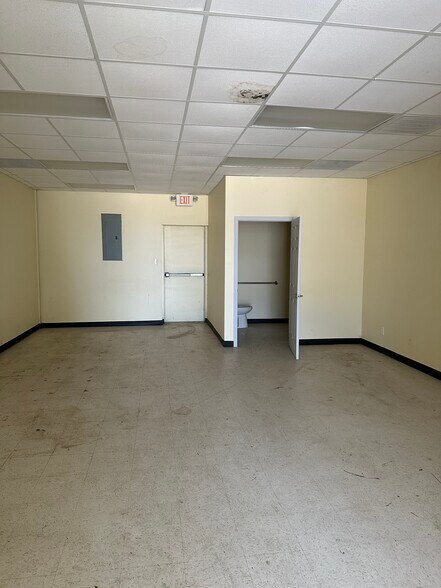 More Photos Of 2000 Fm 158 Rd, College Station Service Station For Lease