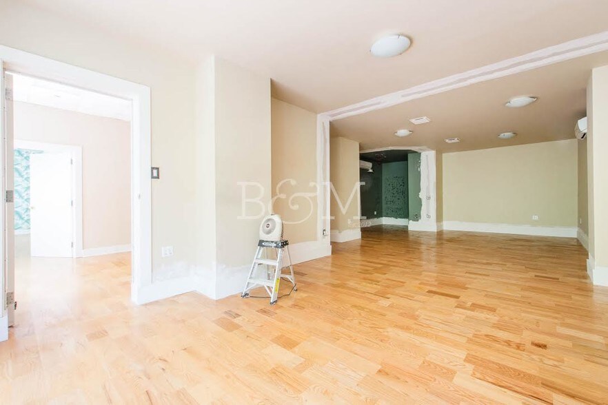 More Photos Of 200 Franklin St, Brooklyn Apartments For Lease