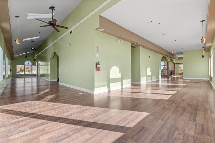 More Photos Of 1903 Grand Central Ave, Vienna General Retail For Sale