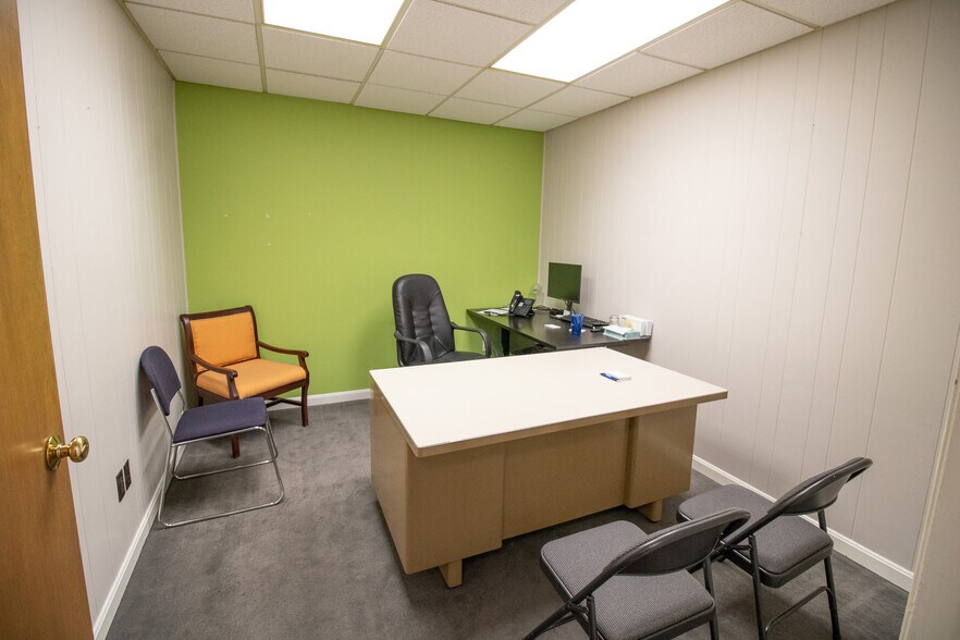 More Photos Of 36 9th St, Richmond Office For Sale