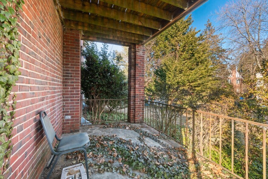 More Photos Of 310 Gittings Ave, Baltimore Apartments For Sale
