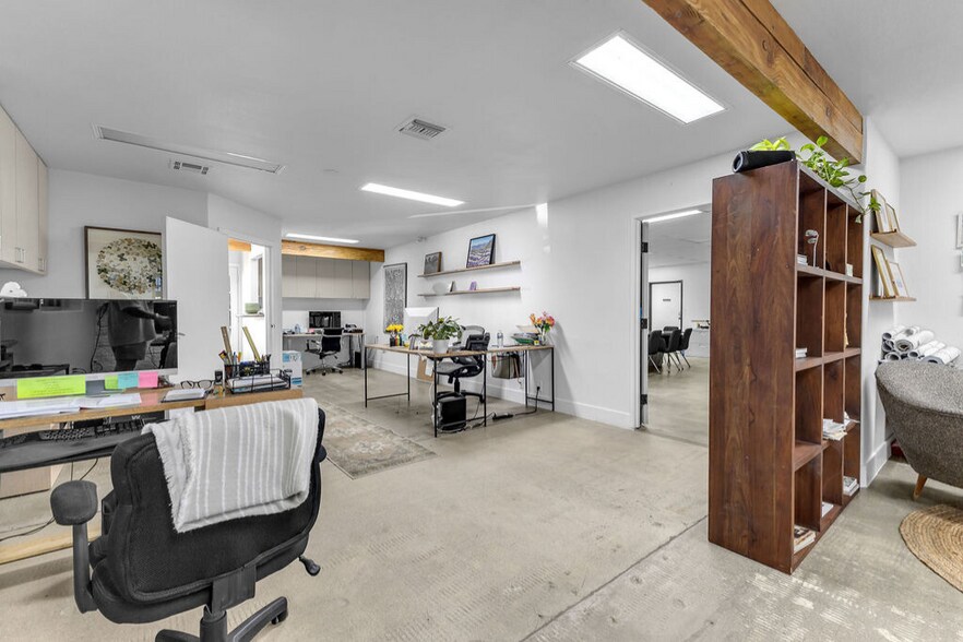 More Photos Of 81500 Industrial Pl, Indio Warehouse For Sale