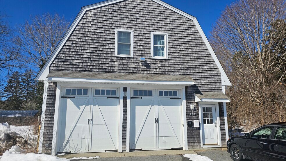 More Photos Of 236-242 Teaticket Hwy, East Falmouth Freestanding For Lease