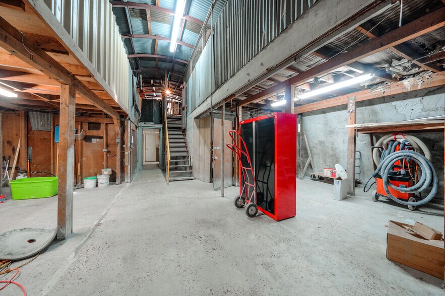 More Photos Of 6302 Saint Augustine St, Houston Manufacturing For Lease