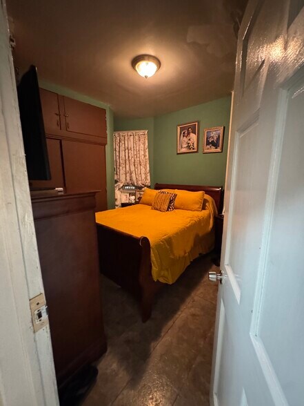More Photos Of 10121 132nd St, South Richmond Hill Multifamily For Sale