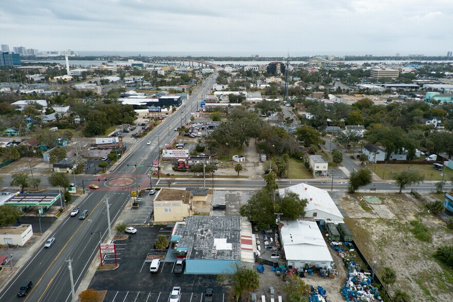 More Photos Of 613 W International Speedway Blvd, Daytona Beach Freestanding For Sale