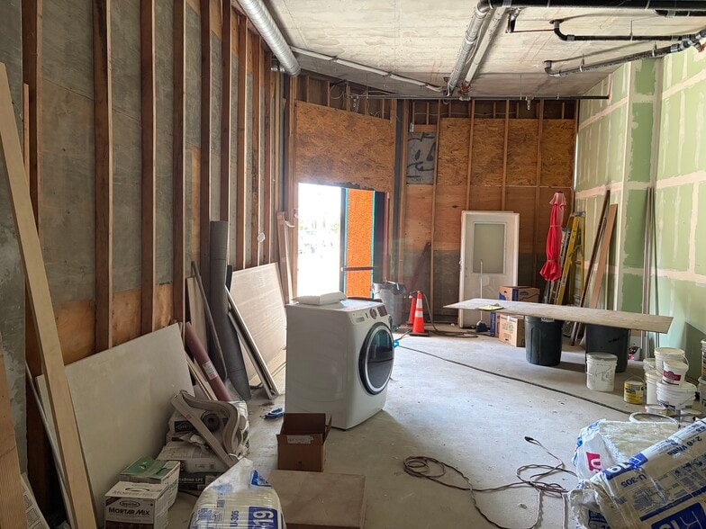 More Photos Of 2799 24th St, San Francisco Storefront For Lease