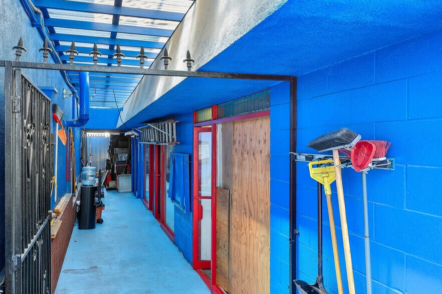 More Photos Of 1696 Centinela Ave, Inglewood Storefront Retail Residential For Sale