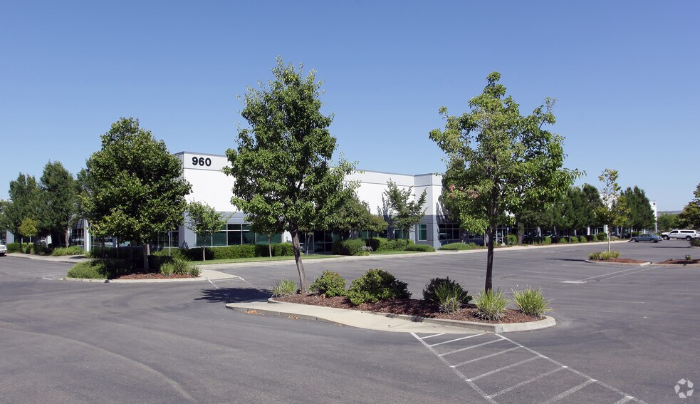 More Photos Of 960 Riverside Pky, West Sacramento Warehouse For Lease