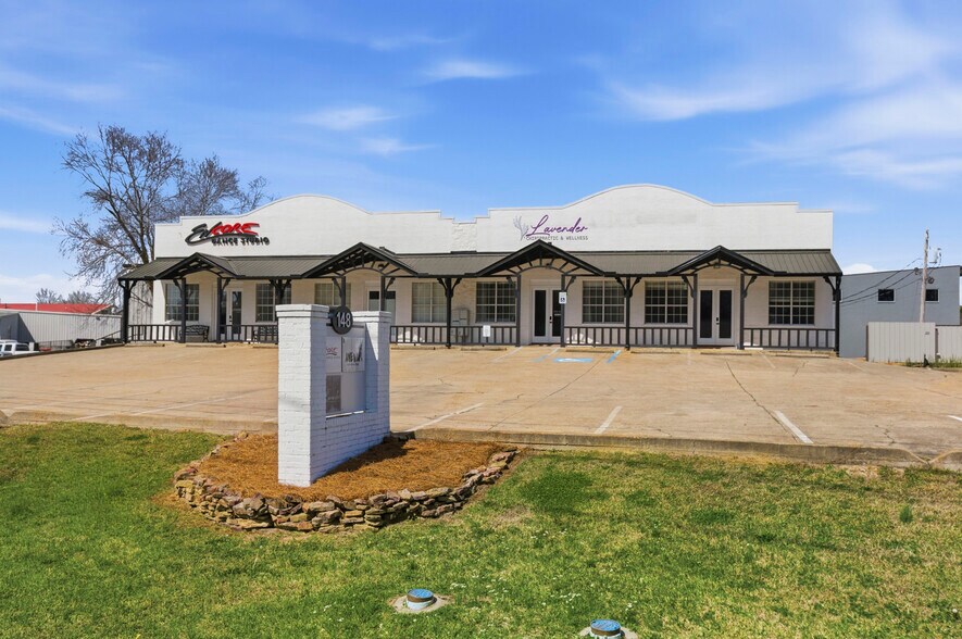 More Photos Of 148 Weisenberger Rd, Madison Flex For Lease