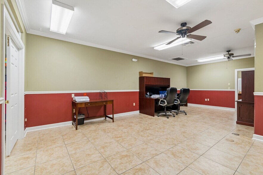 More Photos Of 5701 Main St, New Port Richey Medical For Sale