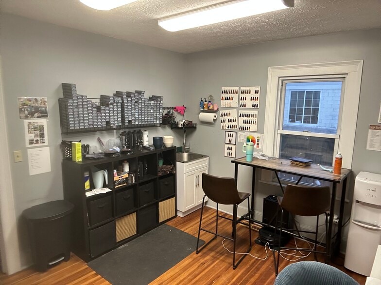 More Photos Of 224 Whiting Ln, West Hartford Office For Lease
