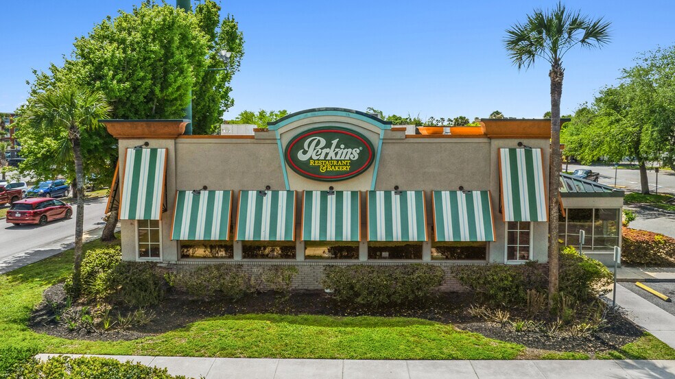 More Photos Of 5170 W Irlo Bronson Memorial Hwy, Kissimmee Restaurant For Sale