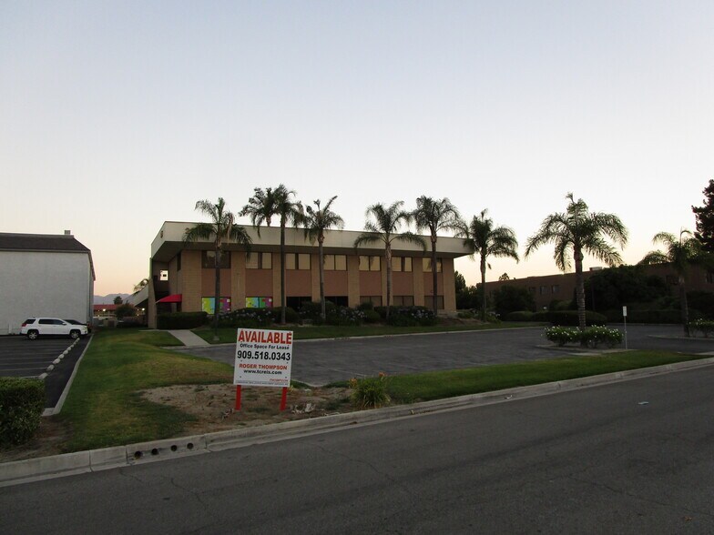 More Photos Of 225 E Airport Dr, San Bernardino Medical For Lease
