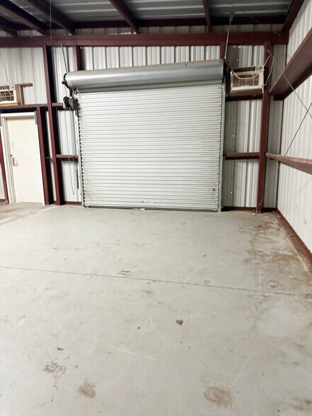 More Photos Of 1424 N Gulf Ave, Crystal River Self Storage For Lease