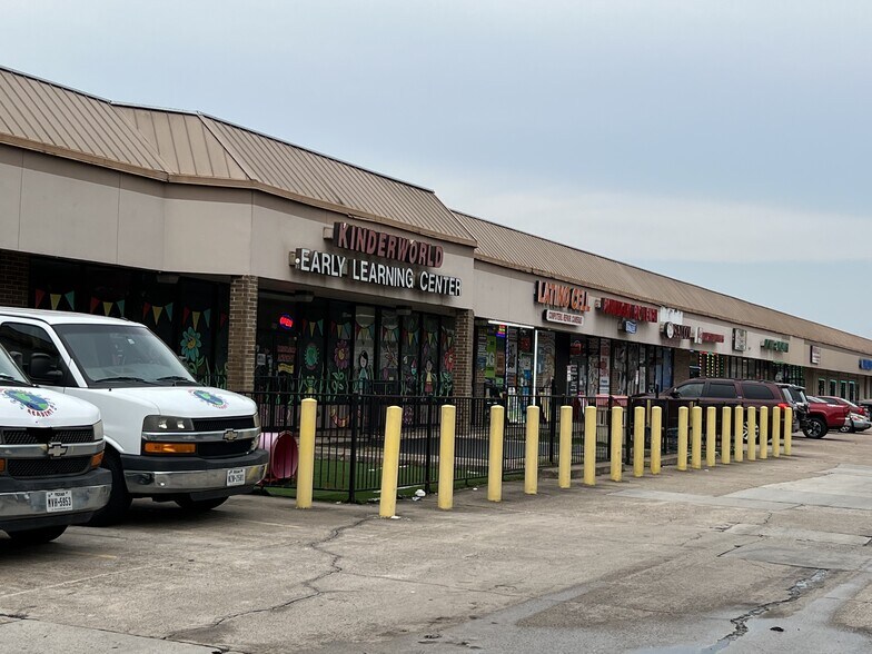 More Photos Of 9121-9399 S Gessner Dr, Houston Unknown For Lease