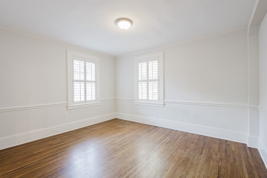 More Photos Of 1814 Euclid Ave, Charlotte Office For Lease