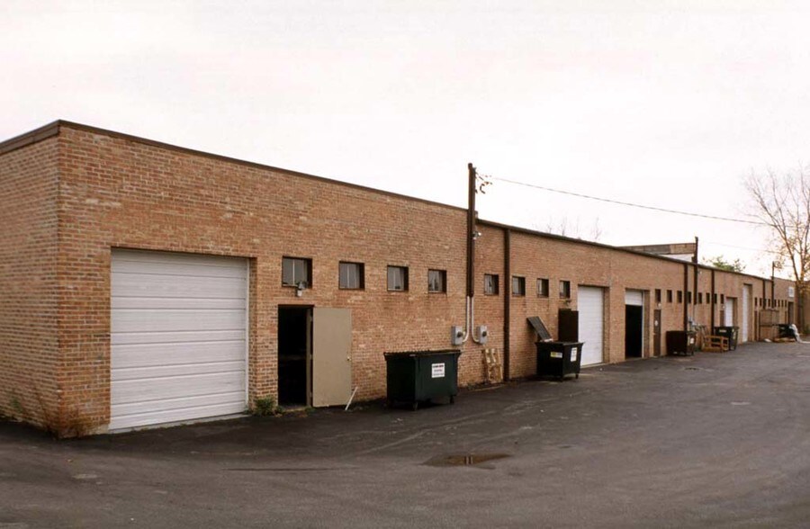 More Photos Of 350-360 Lively Blvd, Elk Grove Village Warehouse For Lease
