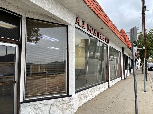 More Photos Of 7639 Foothill Blvd, Tujunga Storefront For Lease