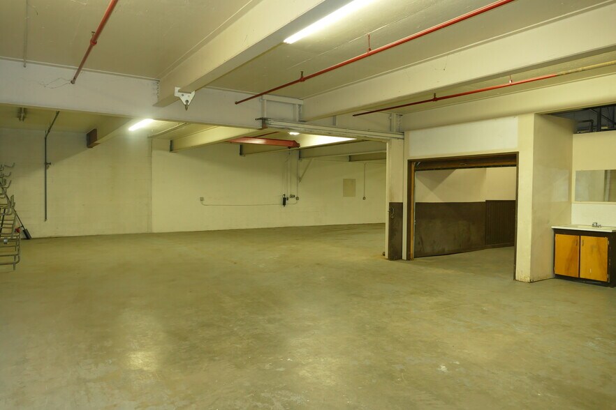 More Photos Of 1521-1525 NW Ballard Way, Seattle Warehouse For Lease