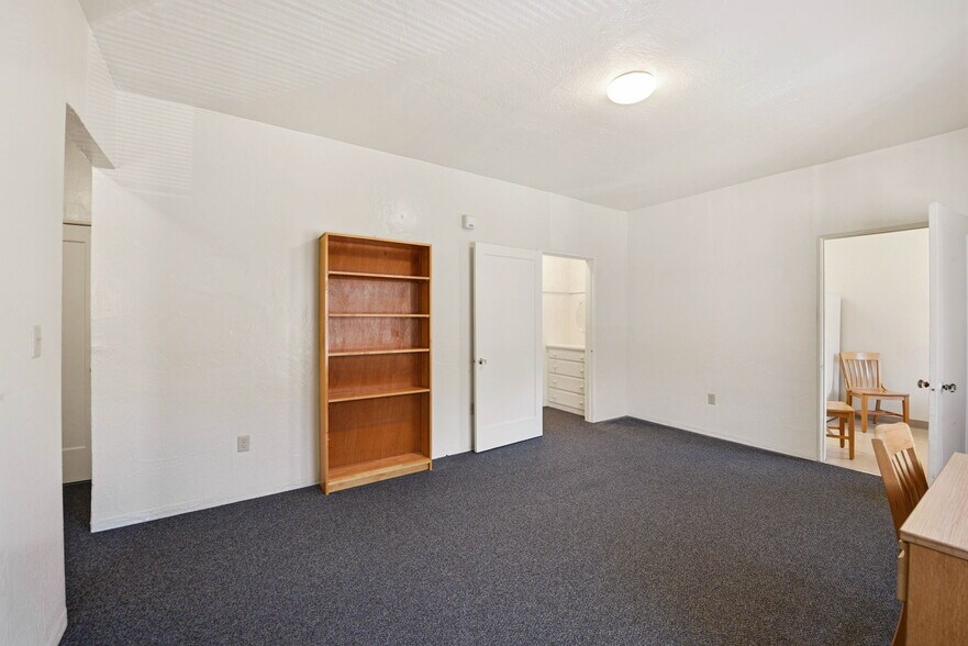 More Photos Of 2466 Virginia St, Berkeley Dormitory For Sale