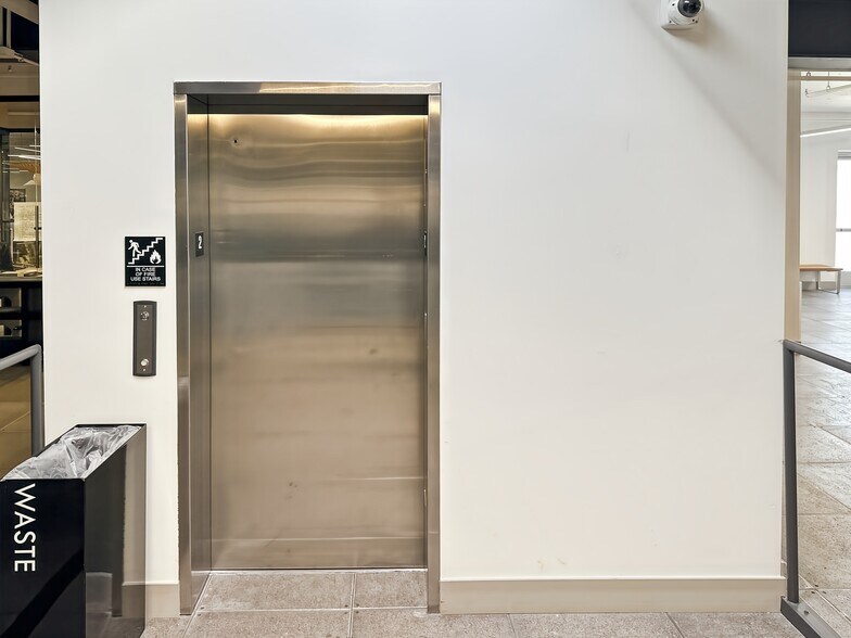 More Photos Of 555 W Turney Ave, Phoenix Coworking Space