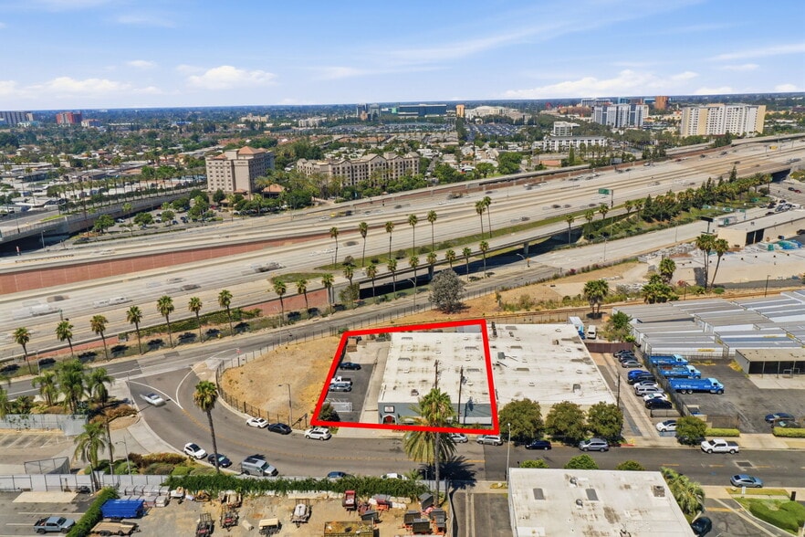 Primary Photo Of 1845 S Lewis St, Anaheim Manufacturing For Sale