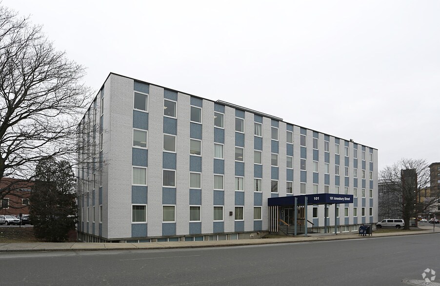 More Photos Of 101 Amesbury St, Lawrence Medical For Lease