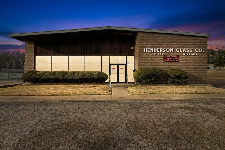 Primary Photo Of 2100 E Front St, Tyler Flex For Sale