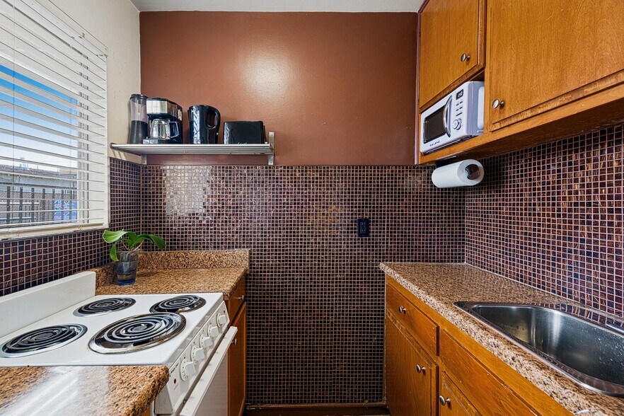 More Photos Of 66665 1st St, Desert Hot Springs Apartments For Sale