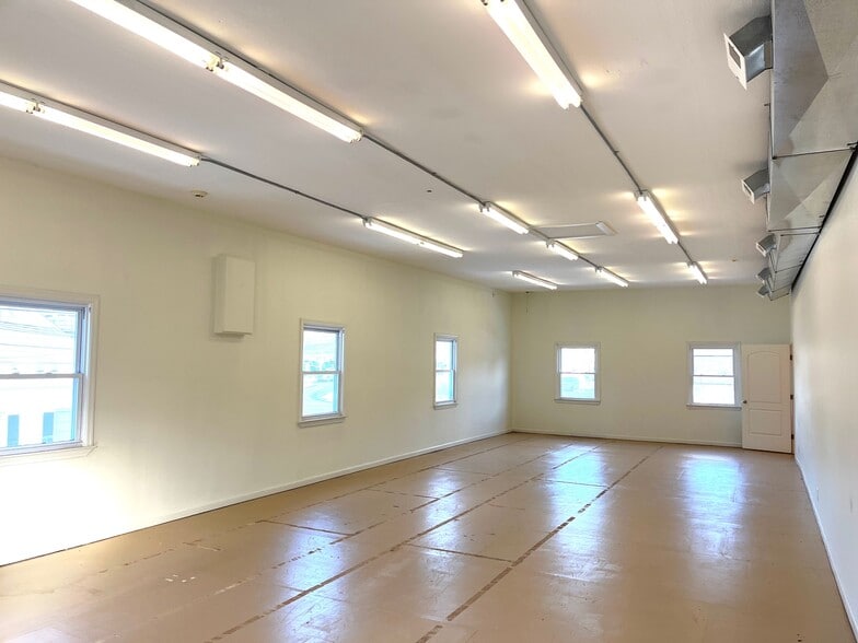 More Photos Of 1 Danbury Rd, Wilton General Retail For Lease