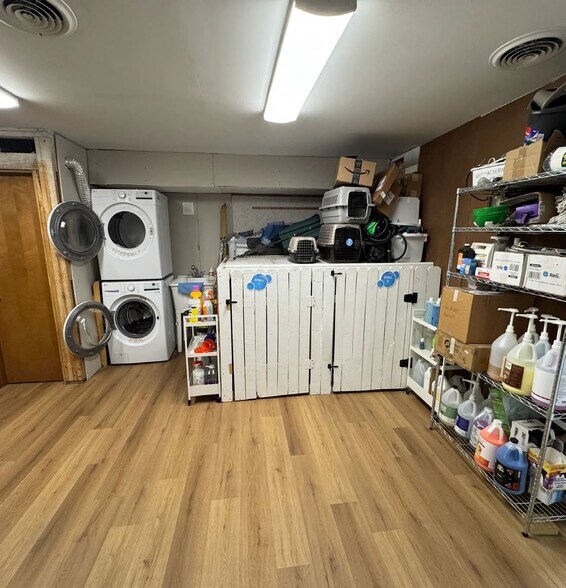 More Photos Of 307-311 Johnstown Rd, Chesapeake Storefront Retail Office For Sale