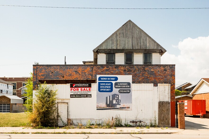More Photos Of 3939 3rd St, Detroit General Retail For Sale