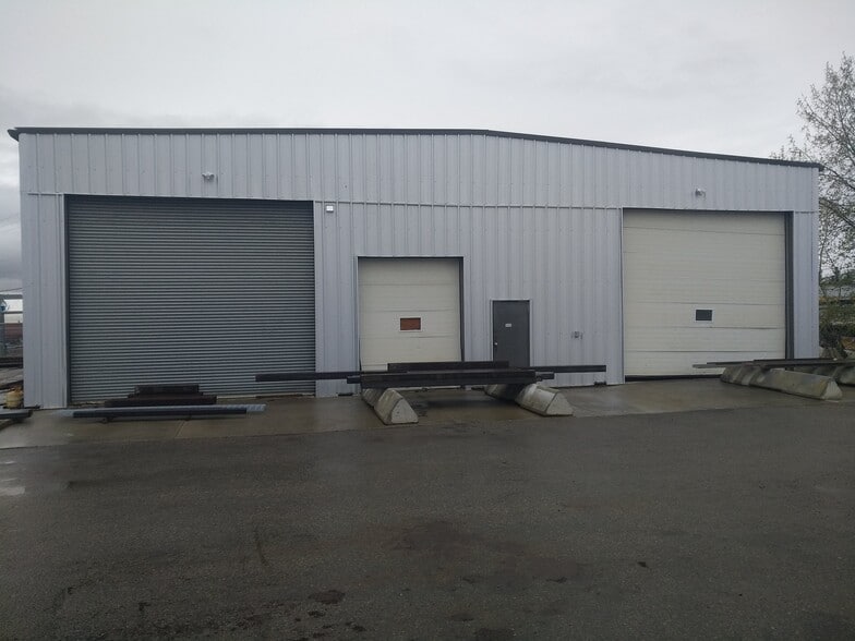More Photos Of 143 East Lake Blvd NE, Airdrie Warehouse For Lease