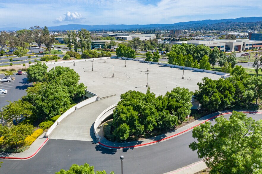 More Photos Of 303 Twin Dolphin Dr, Redwood City Coworking Space