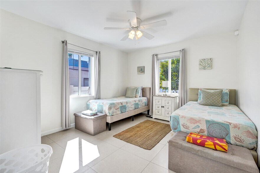 More Photos Of 322 Oklahoma St, Hollywood Multifamily For Sale