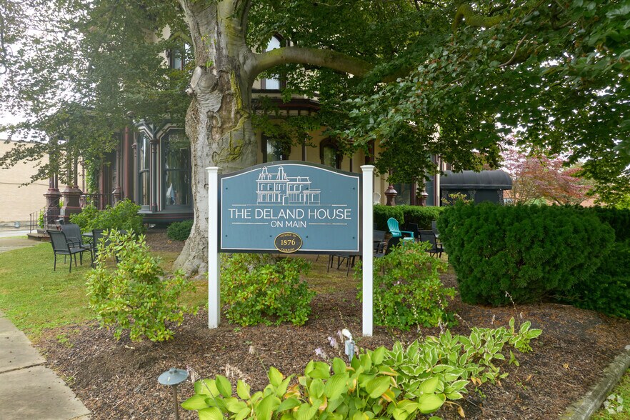 More Photos Of 1 E Church St, Fairport Restaurant For Sale