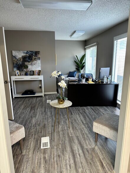 More Photos Of 7181 S Braden Ave, Tulsa Office For Lease