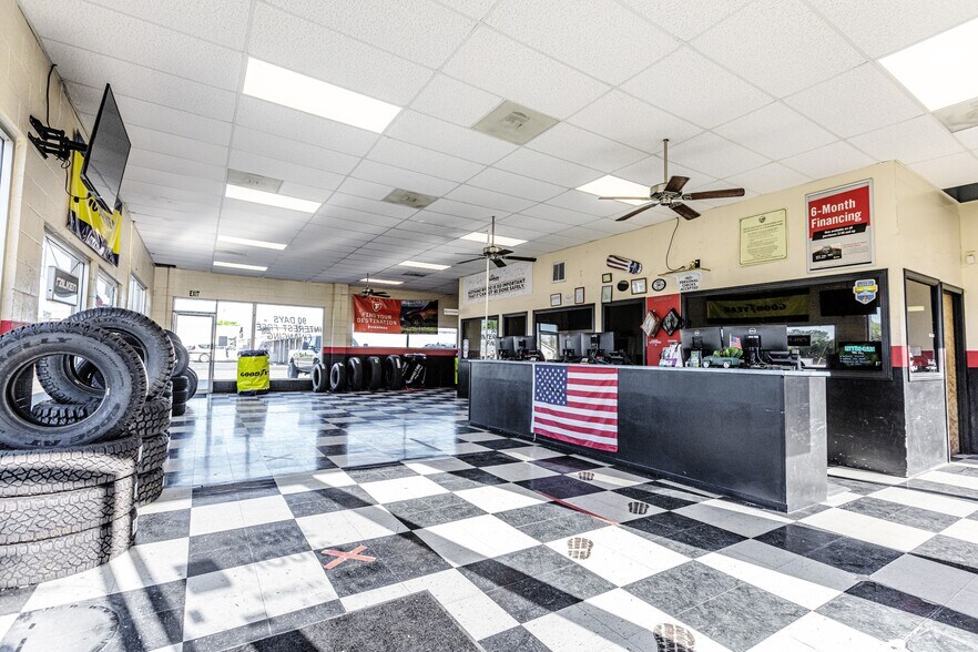 More Photos Of 205-225 W Pacheco Blvd, Los Banos Auto Repair For Sale